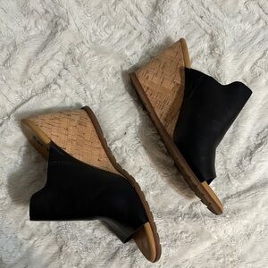 KORKS Black and Tan Wedge Sandals leather upper